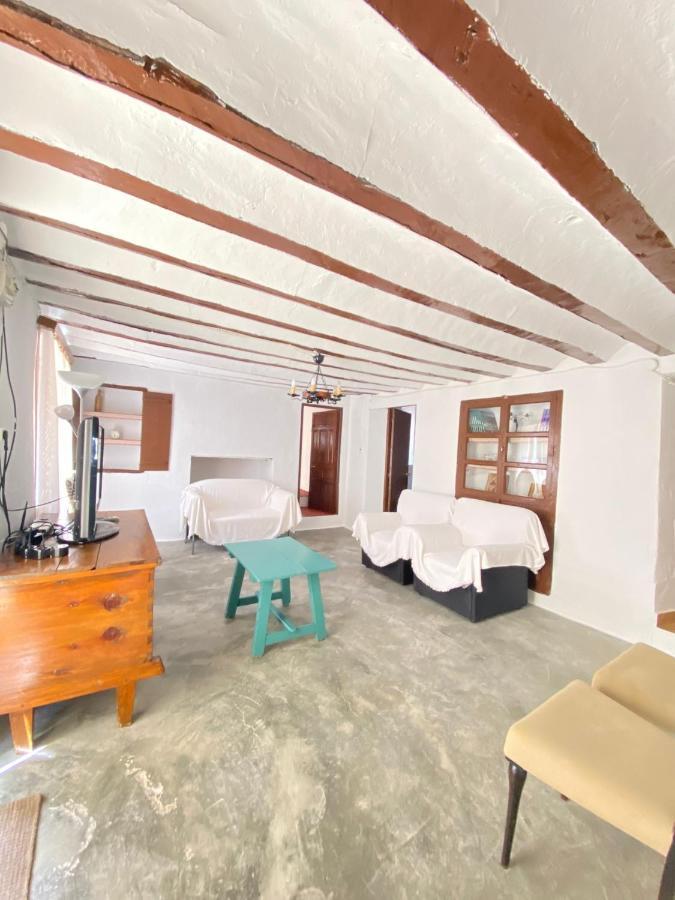 Alojamiento Casa Veronica โมราตายา ภายนอก รูปภาพ